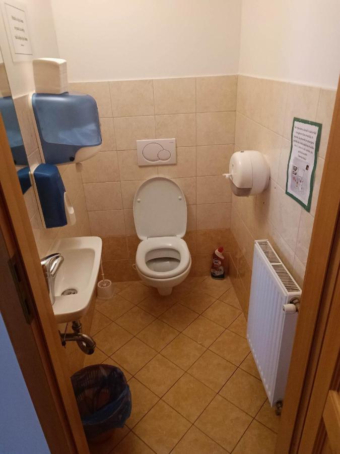 Valvasorjev Dom Pod Stolom Hostel Zirovnica Εξωτερικό φωτογραφία